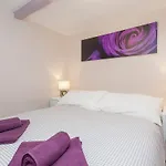 Principe Real 2 Bedrooms 2 Bathrooms, Air-Con, Wi-Fi, 2Nd Floor