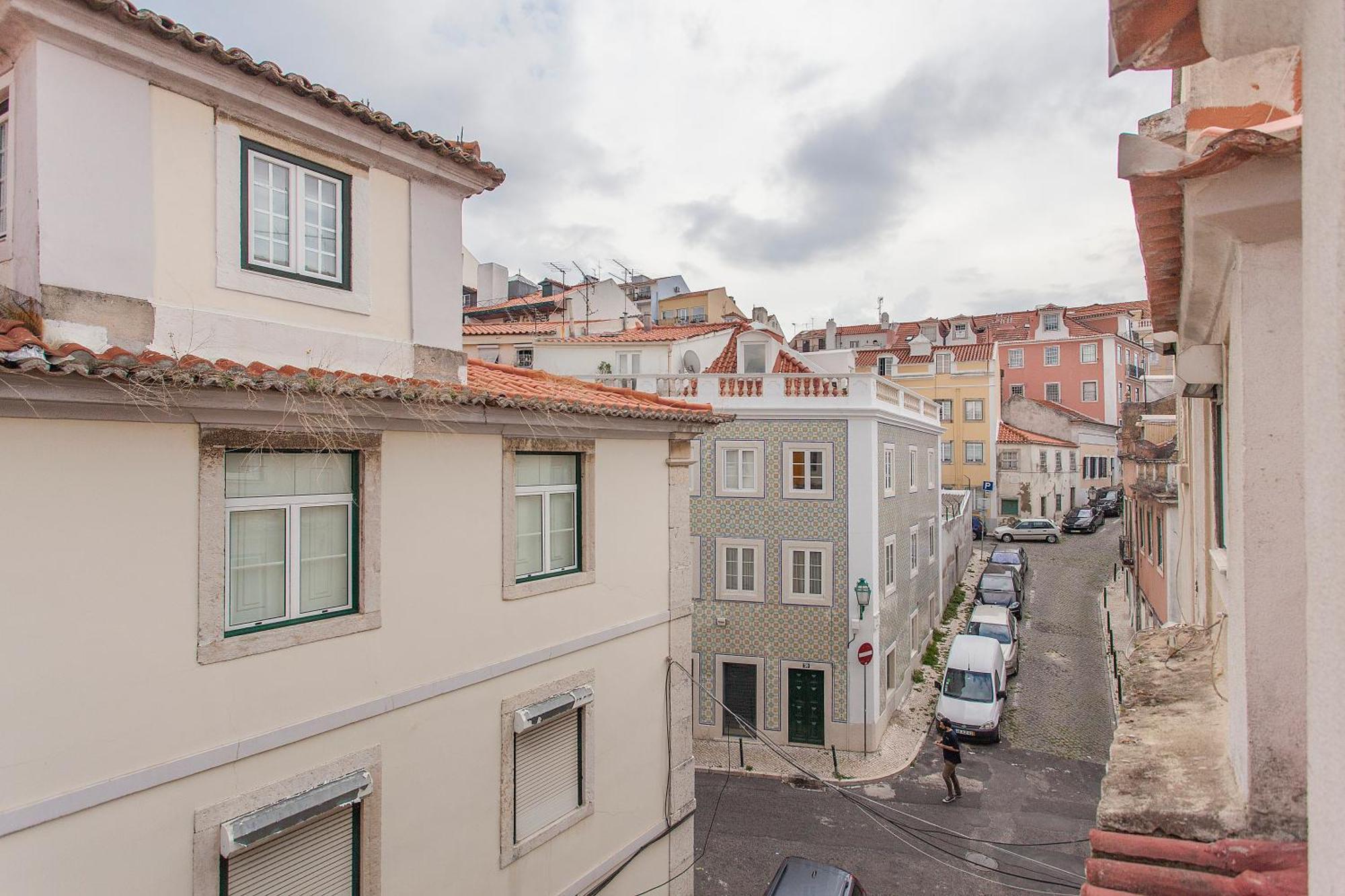 Principe Real 2 Bedrooms 2 Bathrooms, Air-con, Wi-fi, 2nd Floor *