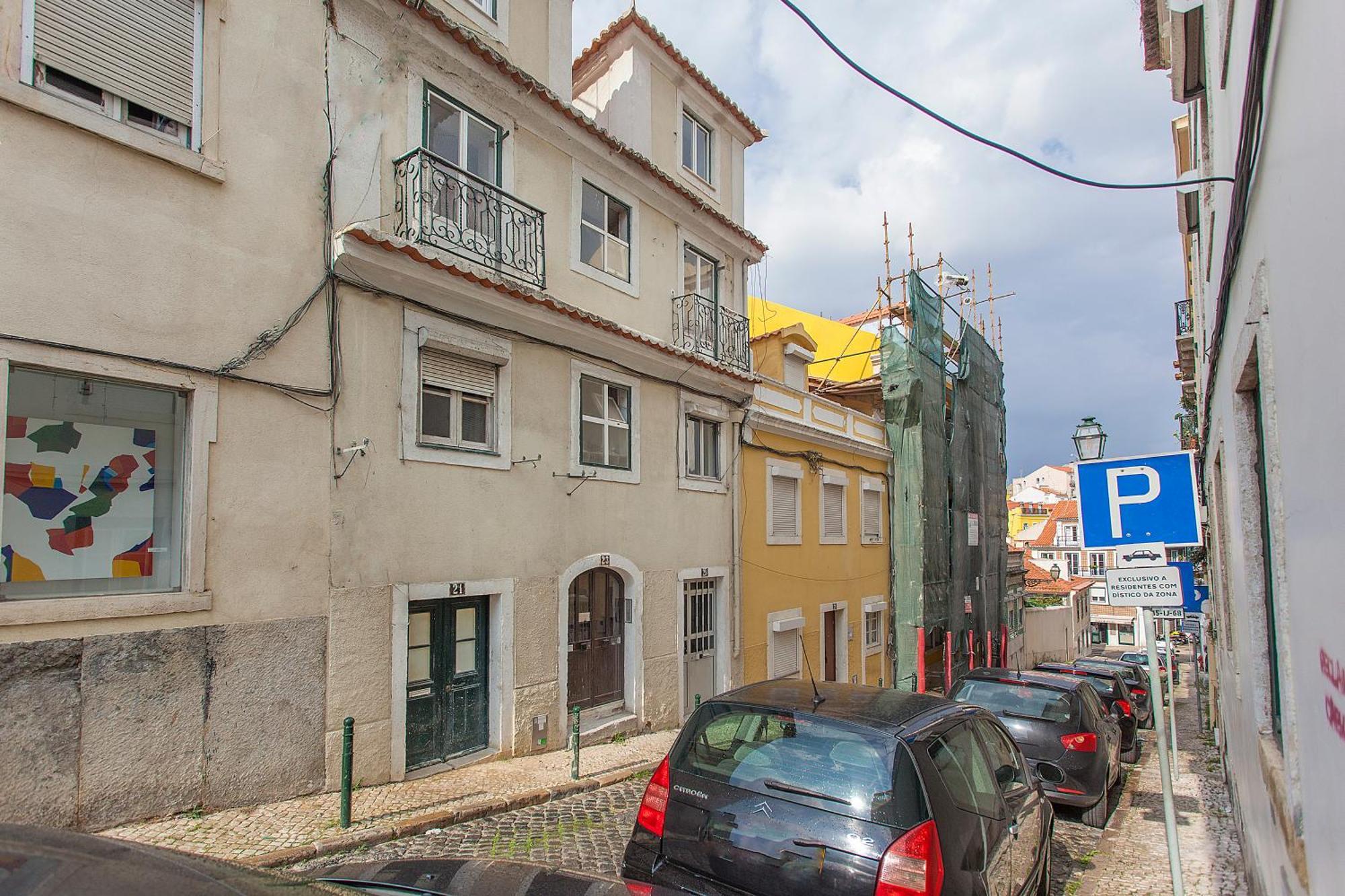 Principe Real 2 Bedrooms 2 Bathrooms, Air-con, Wi-fi, 2nd Floor * Lisboa